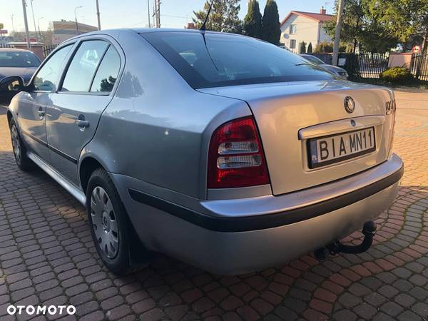 Skoda Octavia 1.6 Tour - 7