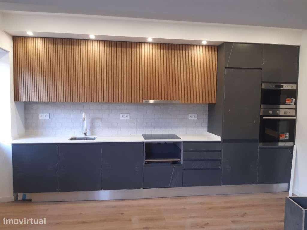 Magnifico T2 + 1 - Remodelado - Venteira-3