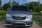 Chrysler Town & Country - 6