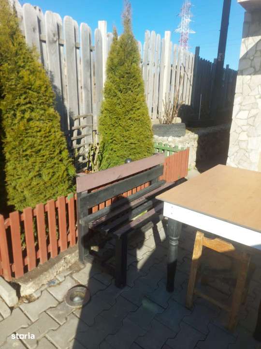 Casa de 6camere, decomandat, 127 mp., curte si gradina in zona Sandule - Imagine principală: 3/16