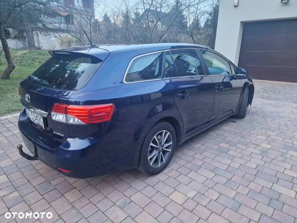 Toyota Avensis 1.8 Premium - 9