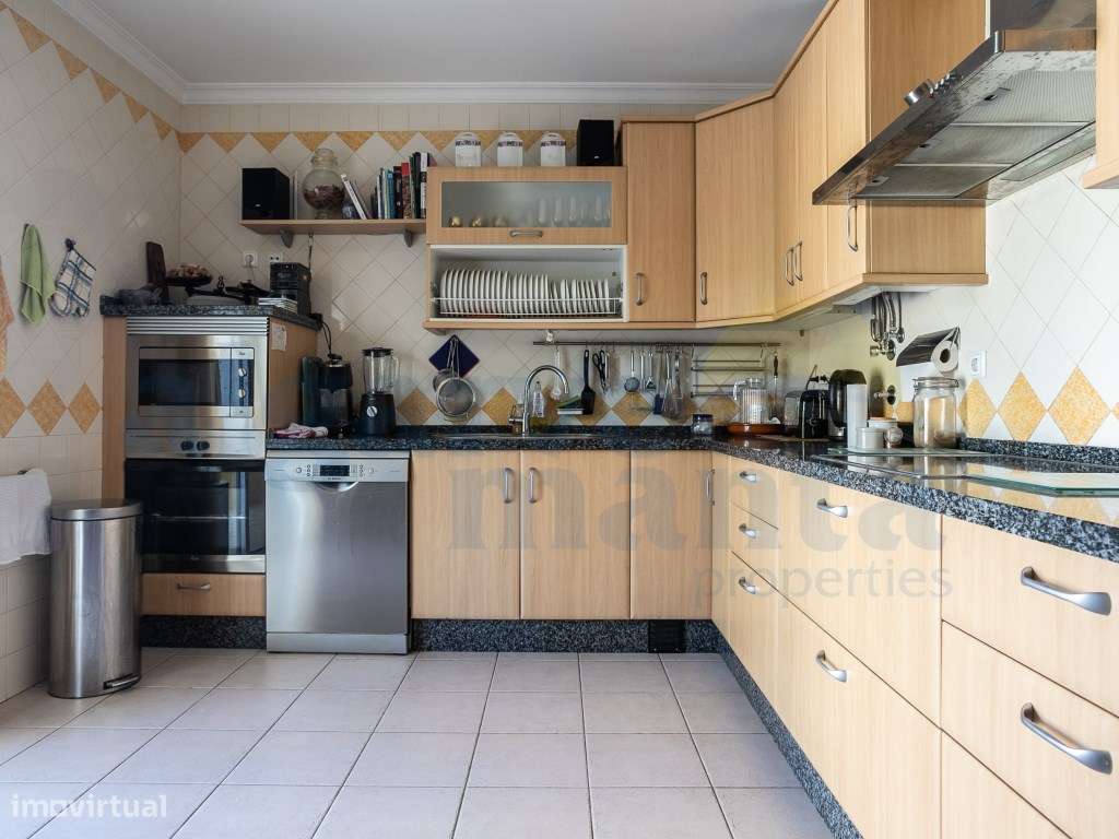 Moradia T5 com Jardim e Piscina + Lote Urbano para construção - Cas...-15