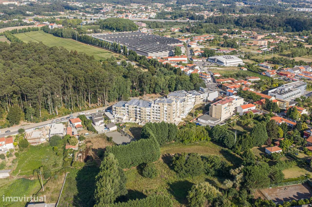 Apartamento T3 com 2 Terraços e 2 lugares de Garagem em V.N de Gaia.-26