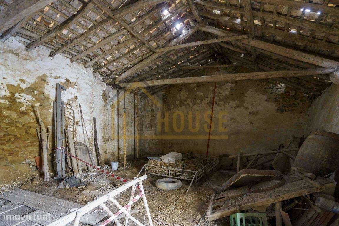 Casa/Adega para recuperar perto Lourinhã - Grande imagem: 5/18