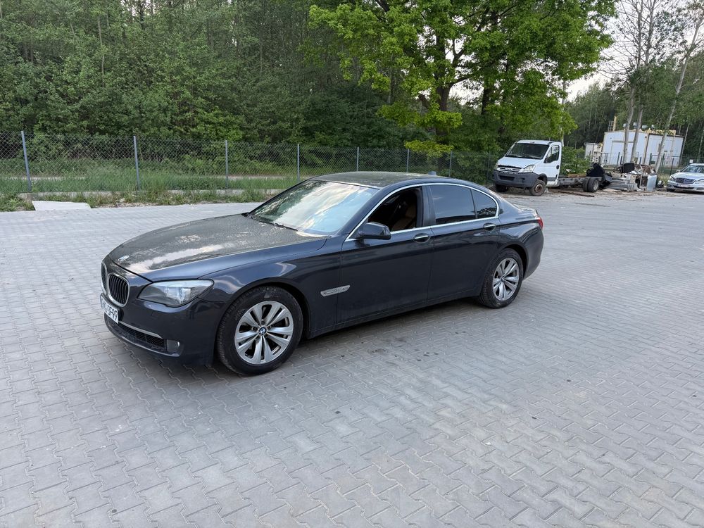 BMW 7 Series F01 740d xDrive 2013