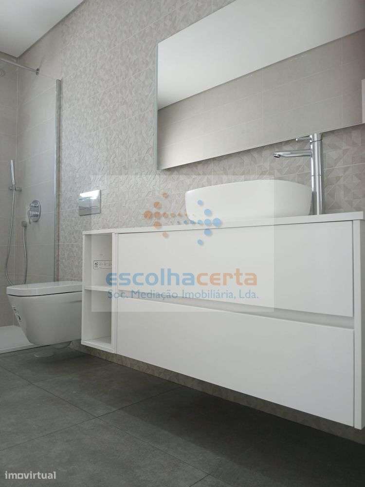 MORADIA TÉRREA T4 ISOLADA EM CONSTRUÇÃO - FERNÃO FERRO-32