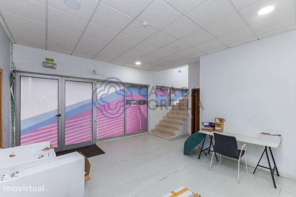 Venda de armazém industrial, escritório e logradouro em Ermesinde-6