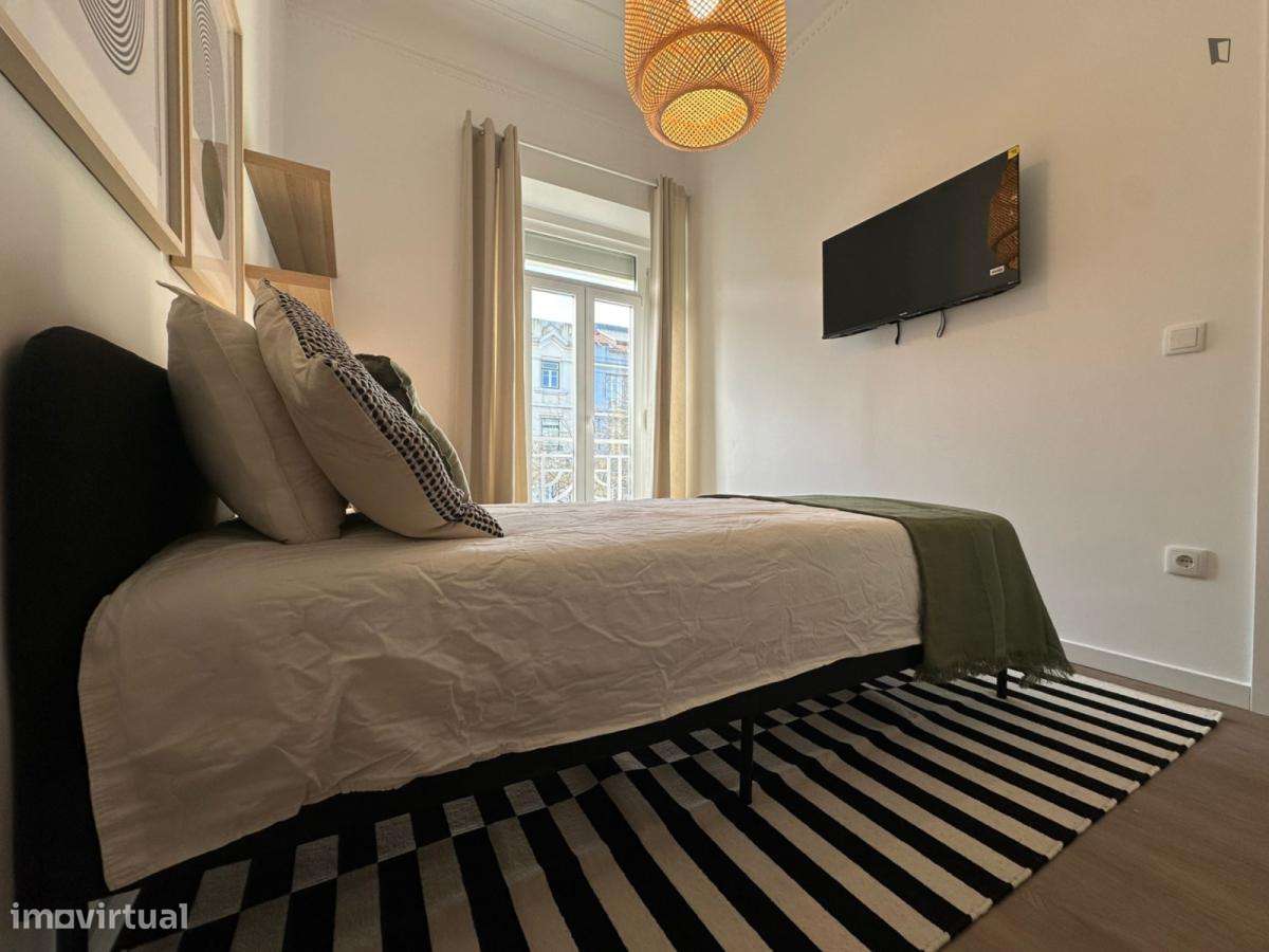 Quarto - localizado em São Sebastião Lisbon - Grande imagem: 2/13