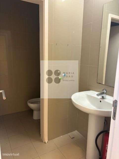 Loja venda junto Passeo Ribeirinho do Parque das Nações, Oportunidade!-3