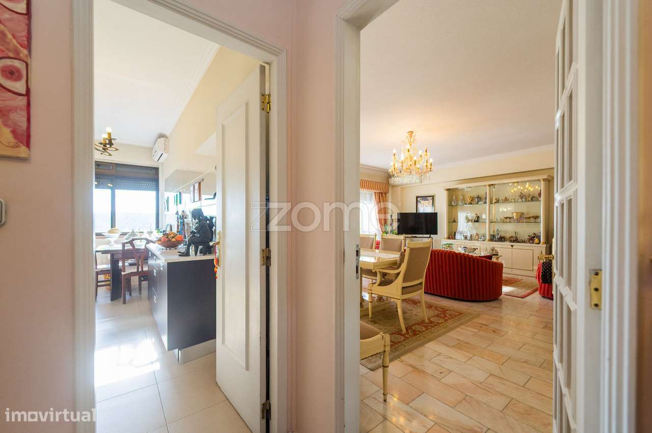 Apartamento T3 de Luxo c/ Vista Panorâmica Exclusiva - Laranjeiras-14