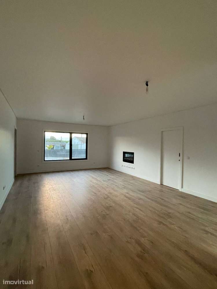 Viva perto do mar em Paço de Arcos: T3 novo com pátio e garagem-6