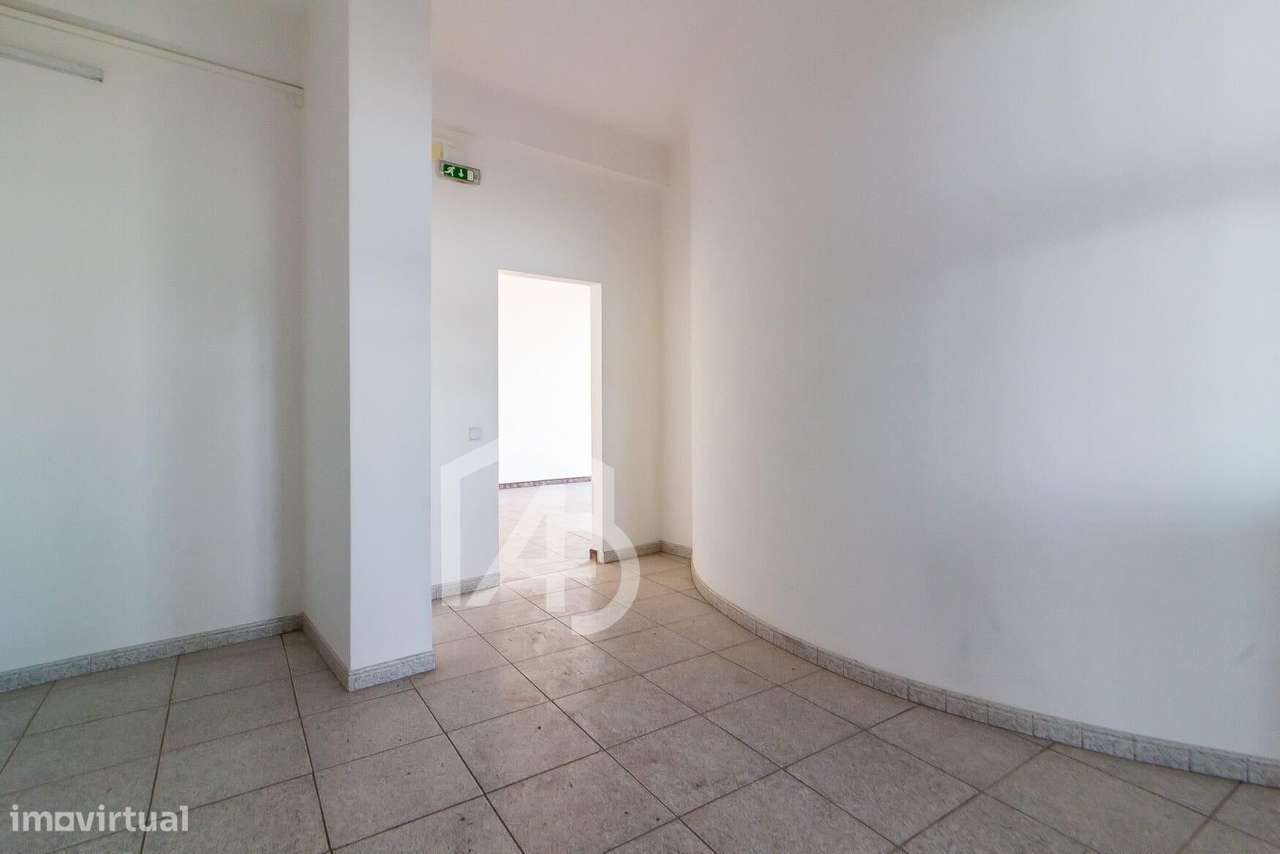 Prédio com potencial de reabilitação – Pernelhas, Leiria-19