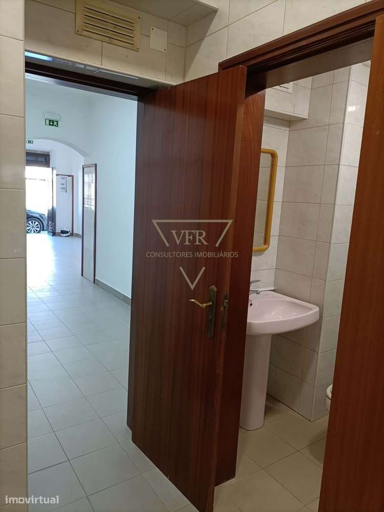 Loures, Zona BOTICA (GUERREIROS) - Loja de Rua, para Venda – 70m²-3