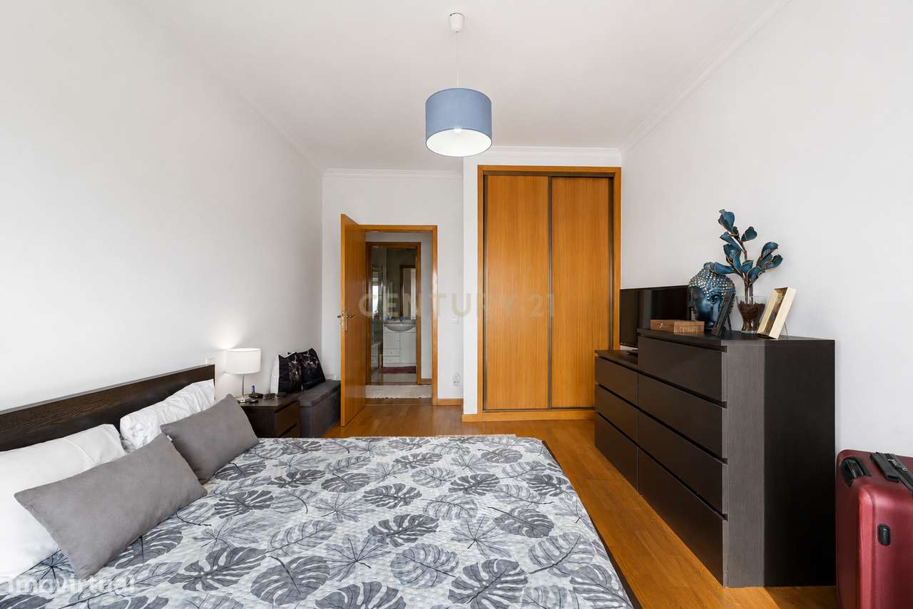 Penthouse T2 com Terraço e Vista Mar em Arcozelo-14