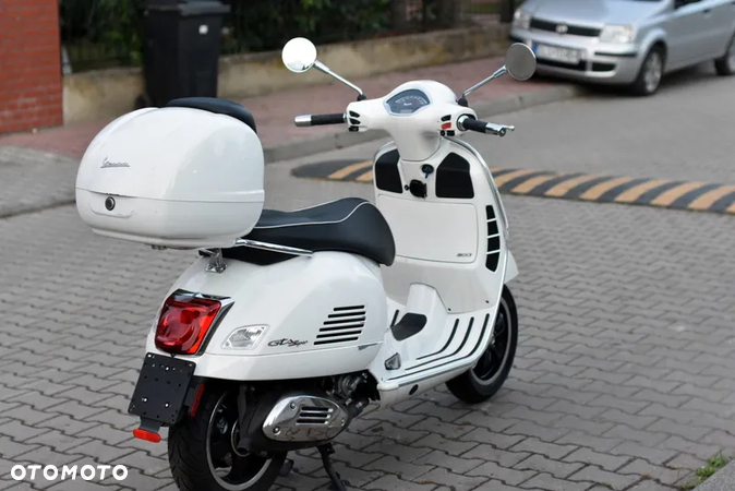 Vespa GTS - 15