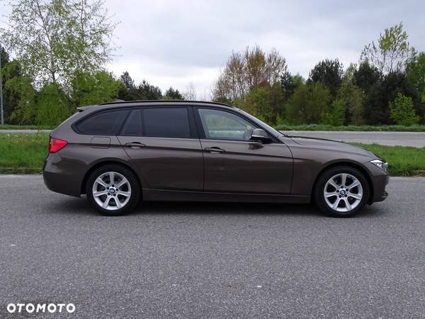 BMW Seria 3 316d Touring Sport Line - 32