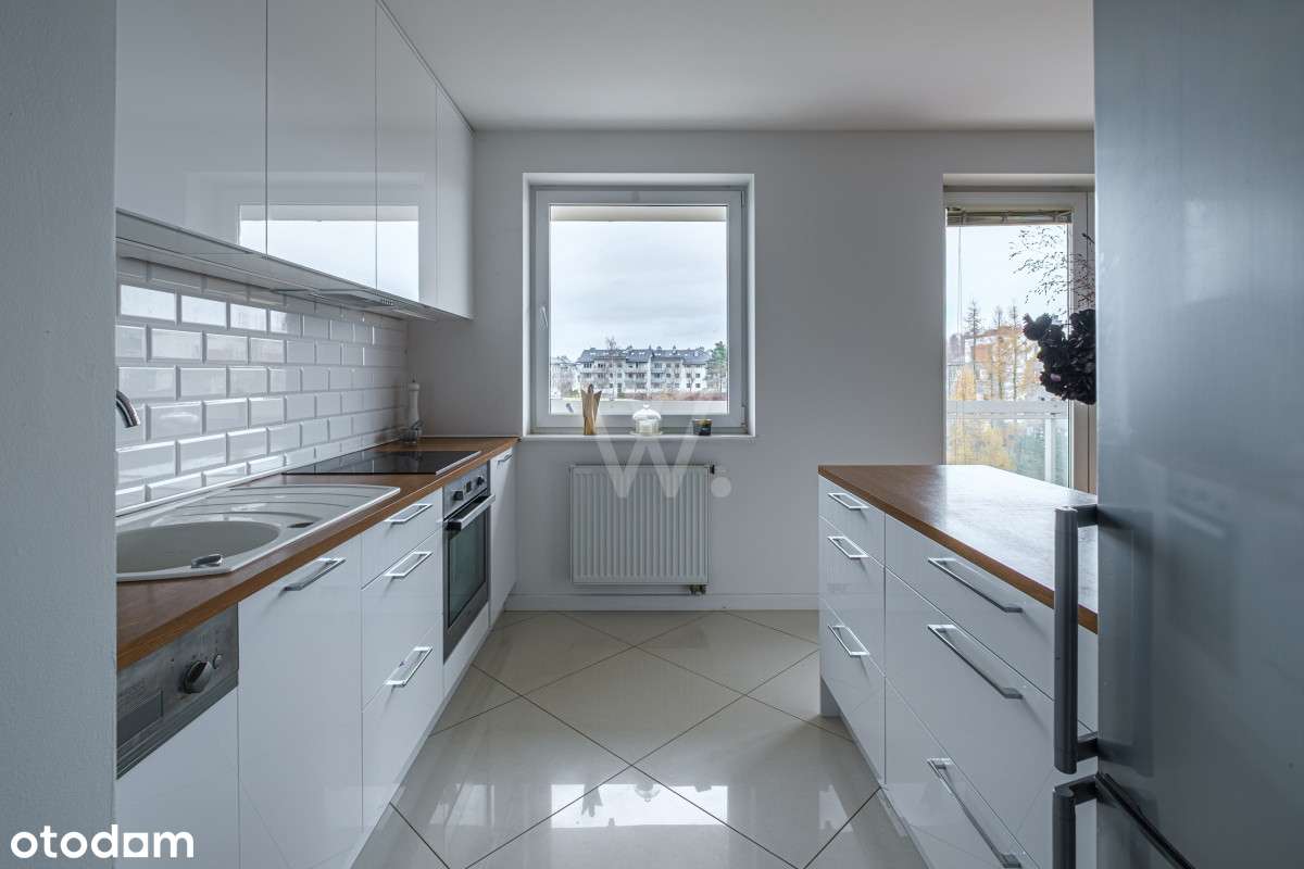 Przestronne, jasne wnętrze z miejscem i komórką. - Pełny obrazek: 4/20