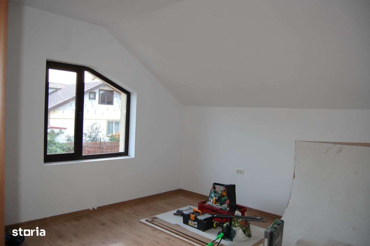 Vila cu Priveliște la Lacul Siutghiol-Spațiu Ideal pentru Două Familii-13