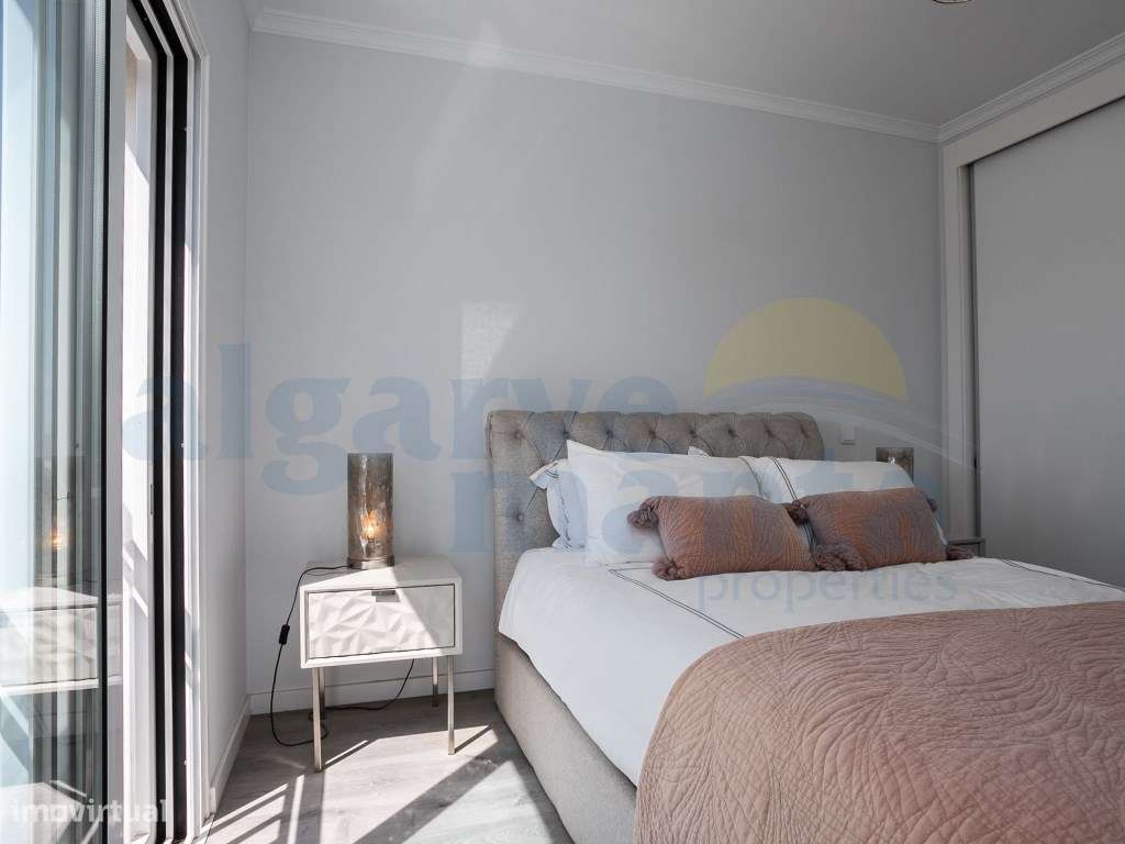 EXCLUSIVO! Moradia T3 Moderna com Piscina Privada no coração de Vil...-49