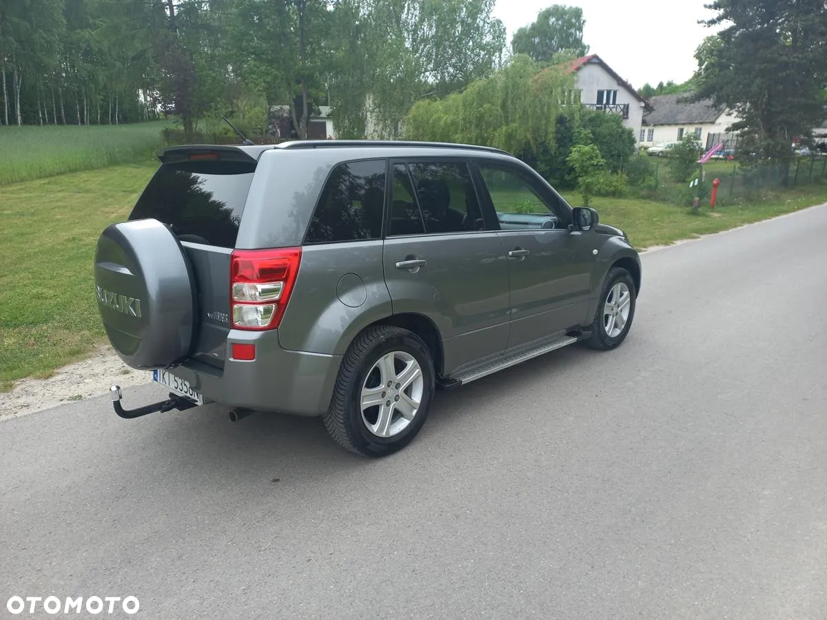 Suzuki Grand Vitara 2.0 - 9