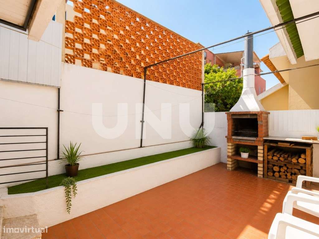 Moradia Bifamiliar T4 + T1 com garagem nas Paredes, em Alenquer!-21