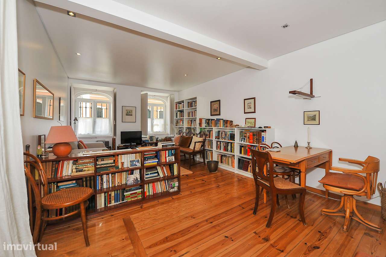 Espaçoso apartamento T2 bem central e numa zona recatada e tranquila n - Grande imagem: 5/30