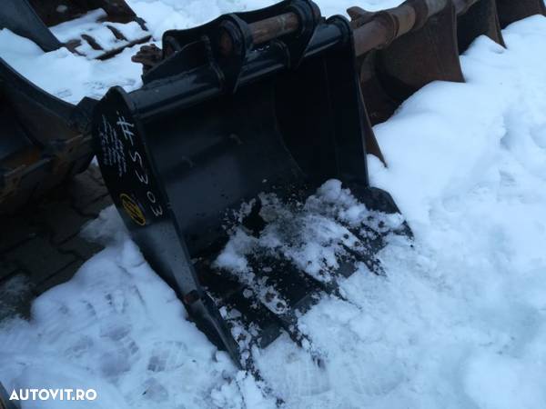 Cupa miniexcavator 5-6 tone - 1