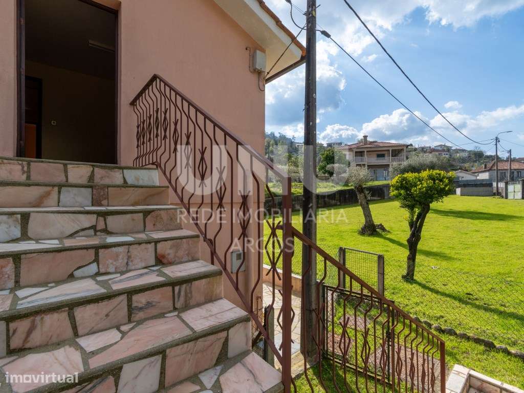 Moradia Bi-Familiar-7