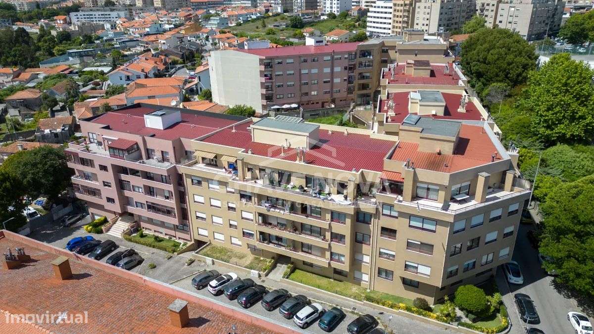 Apartamento T3 c/ Vistas Mar e Garagem Box em Canidelo-31