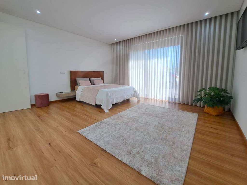 Moradia T4 de Luxo em Terroso na Póvoa de Varzim-11