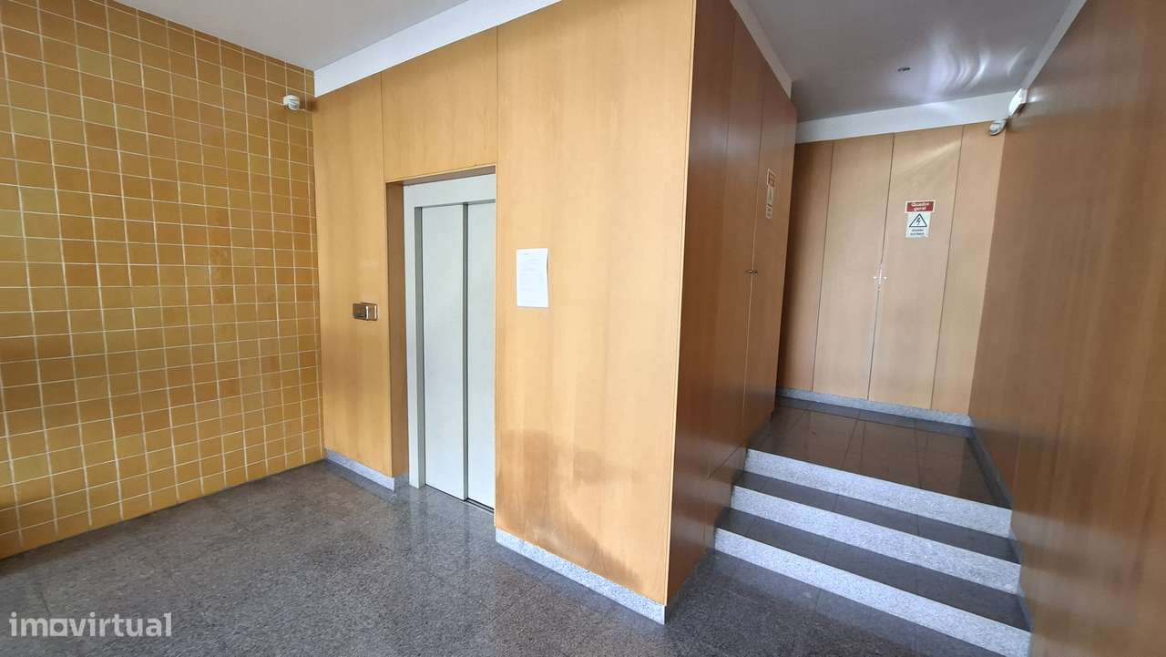 Apartamento T4 com 297m², Garagem e Lugar  estacionamento  Pinhal Novo-22