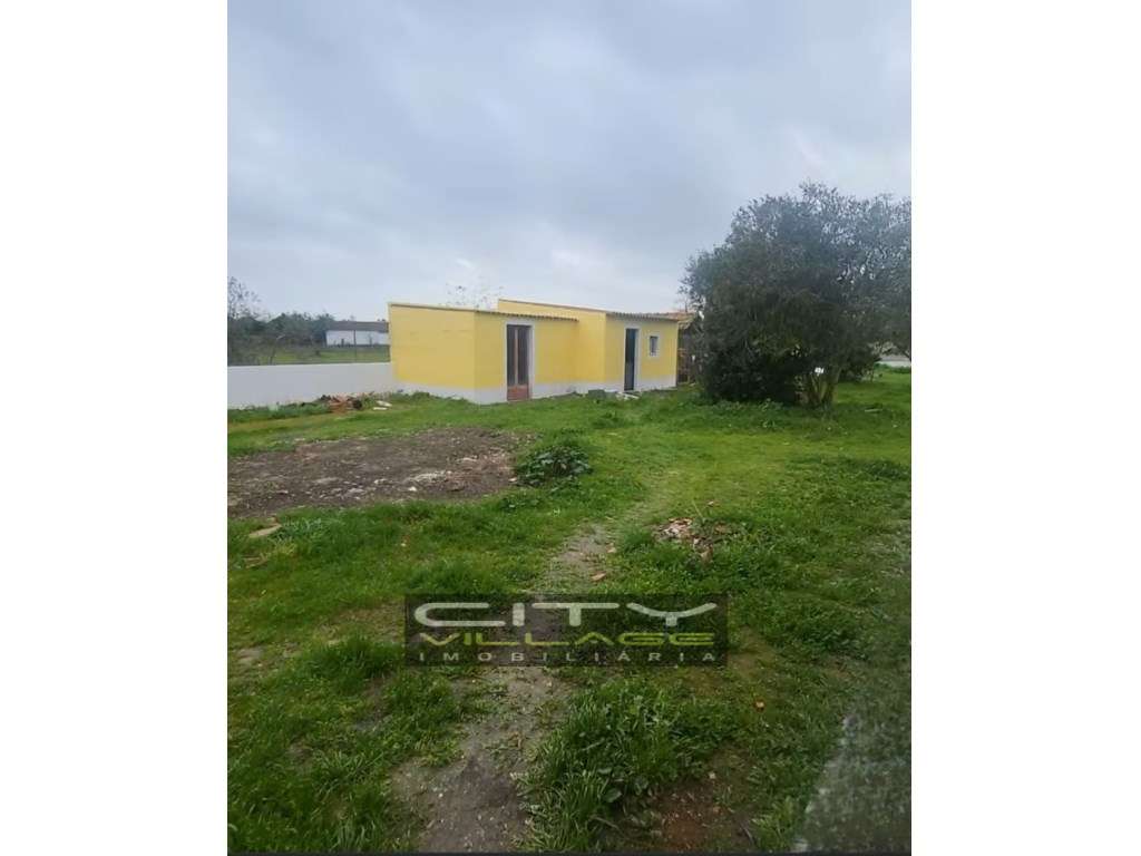 Moradia isolada T3 com piscina-7