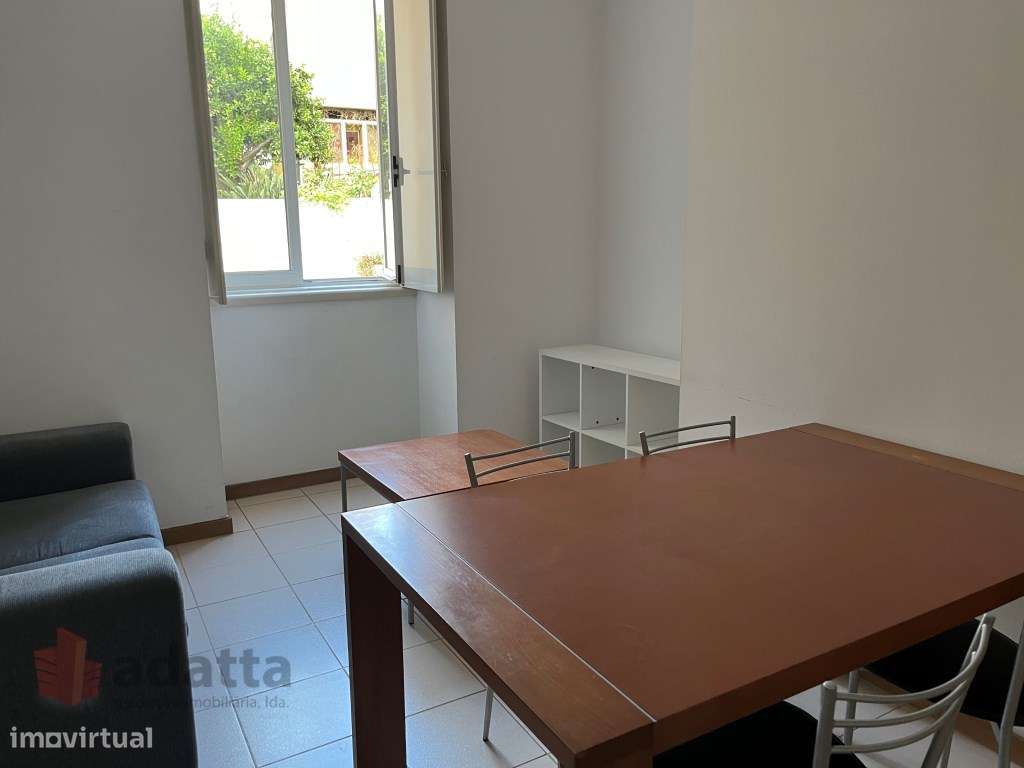 Apartamento T1 Mobilado e cozinha equipada na Avenida Sá da Bandeir... - Grande imagem: 1/20