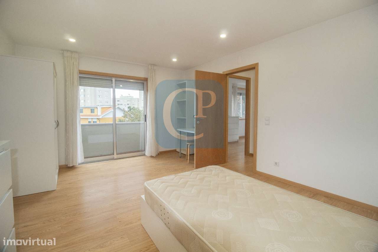 Apartamento T3 renovado com terraço, ao ISCAP e 900mts H.S.João-15