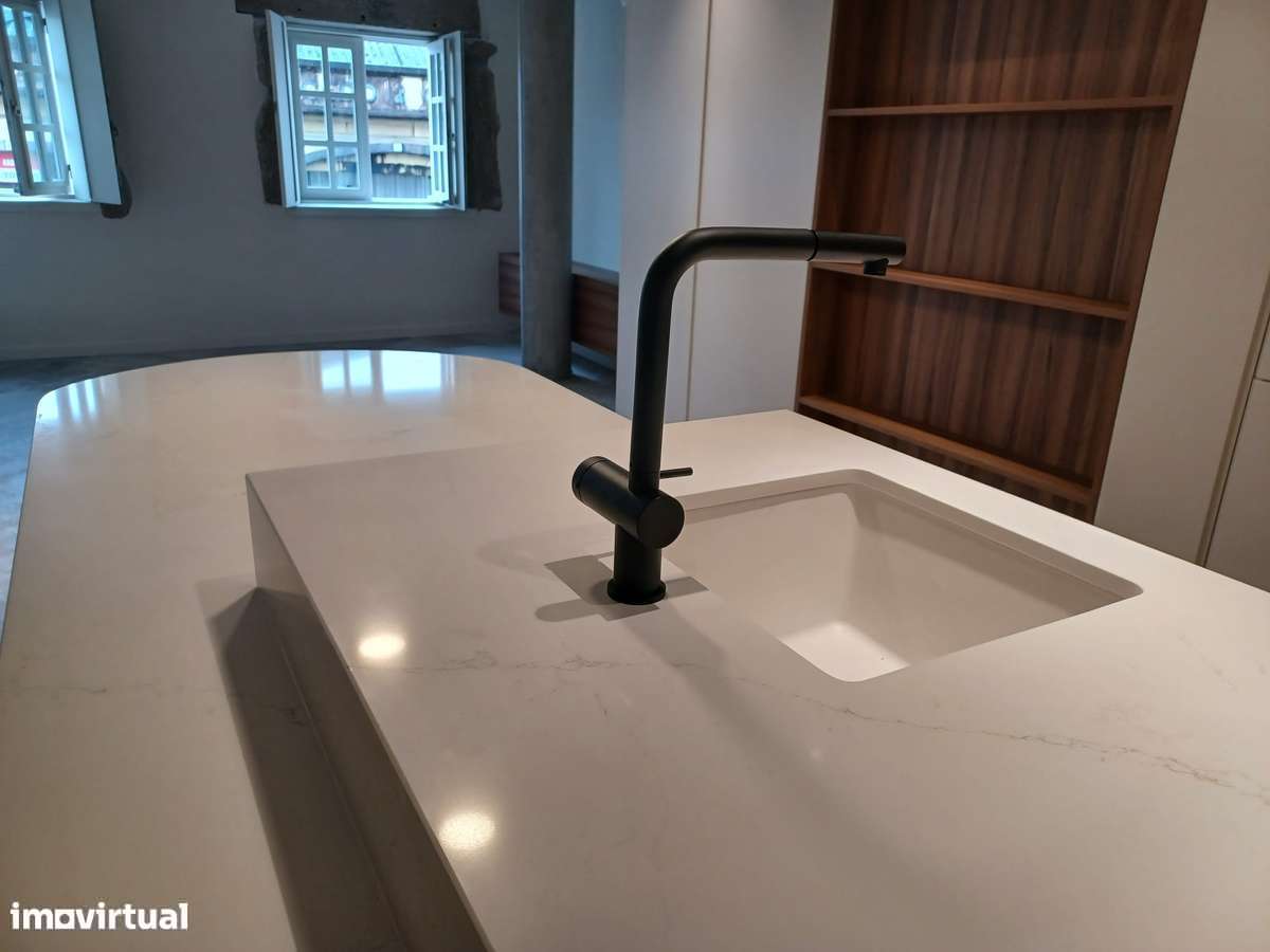 NOVO- Arco da Porta Nova | T2 Novo  |  Equipado-2 suites - Negociável - Grande imagem: 3/40