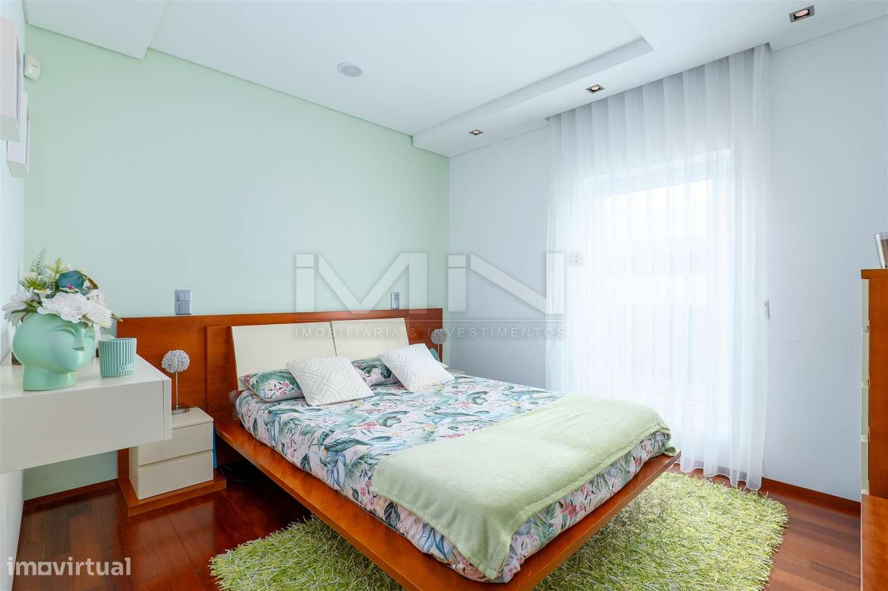 Moradia T3+1 - Exclusividade, Design e Conforto Superior-22