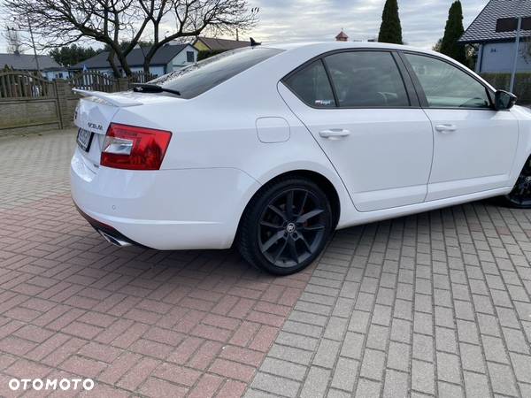 Skoda Octavia 2.0 TDI DSG RS - 9