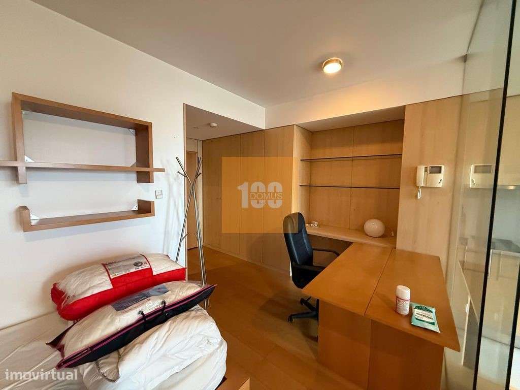 T0 com varanda e garagem - Antas - Grande imagem: 4/29