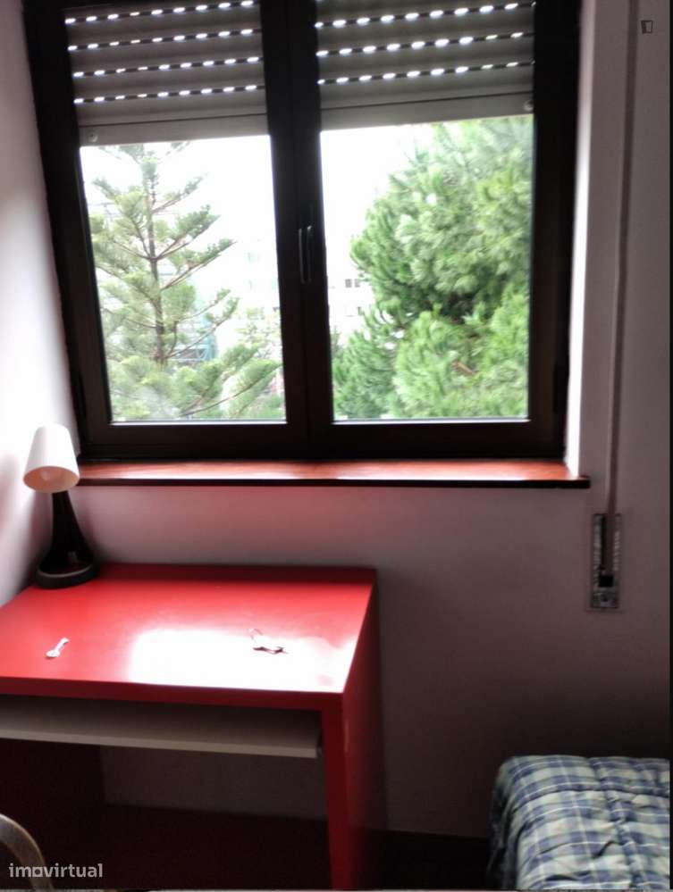 Quarto - localizado em Bairro do Sol Coimbra - Grande imagem: 2/10