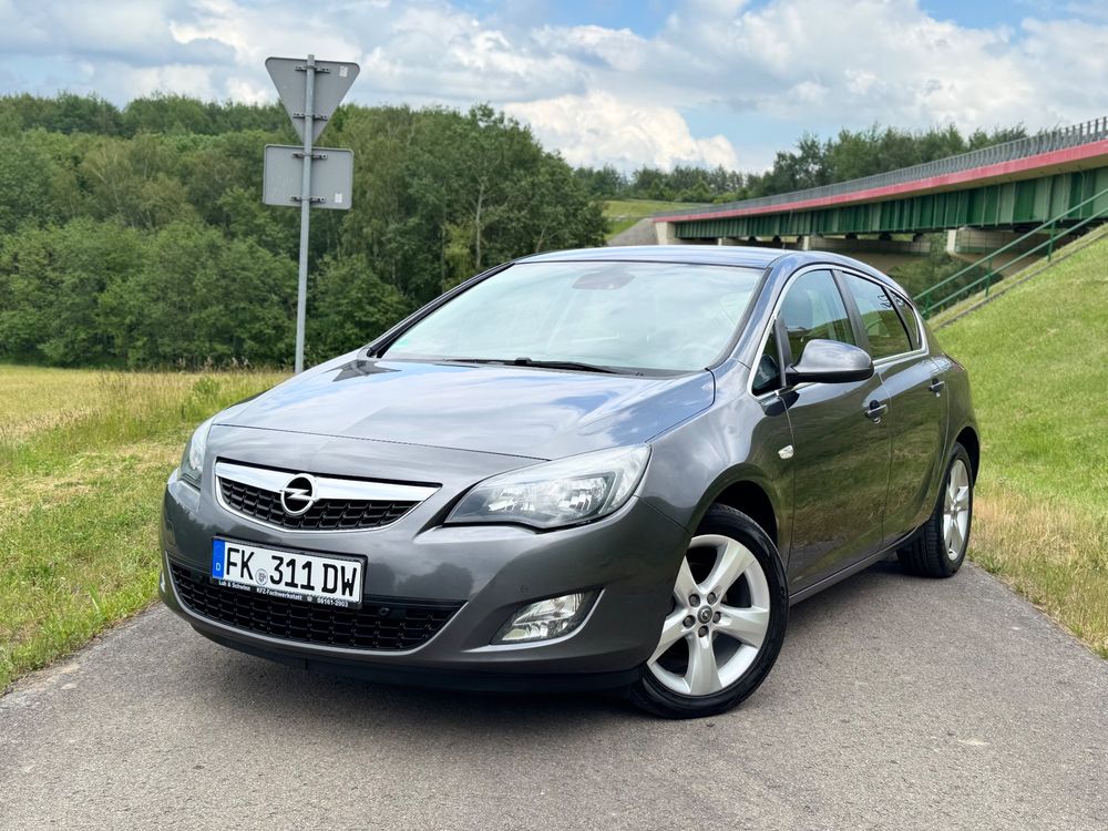 Opel Astra J 1.4 Turbo 150 Jahre 2010
