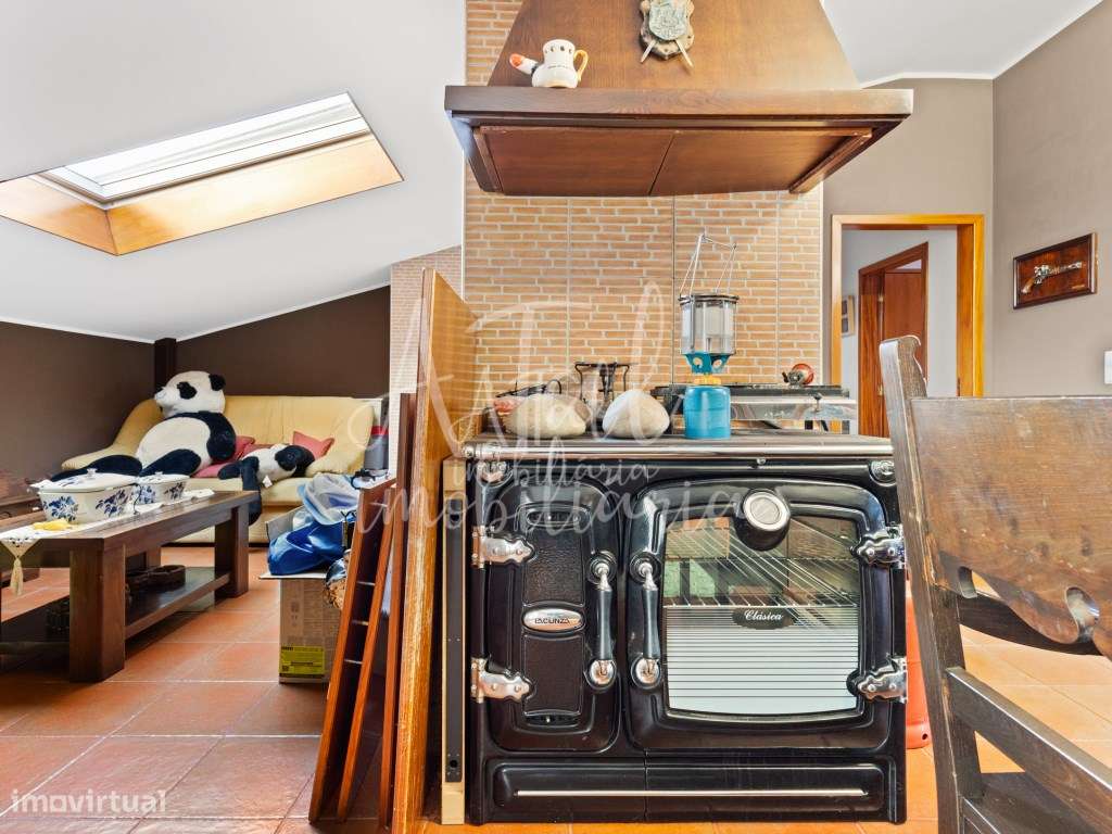 Duplex T5 no centro de Ponte de Lima com terraço panorâmico e 2 gar...-22