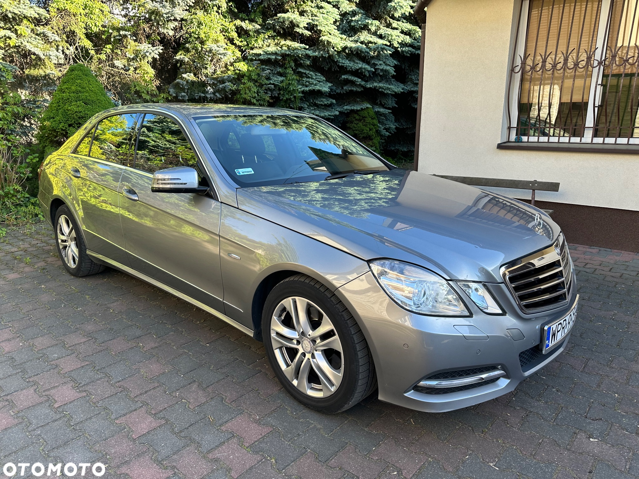 Mercedes-Benz Klasa E 250 CDI DPF BlueEFFICIENCY 7G-TRONIC Avantgarde - 2