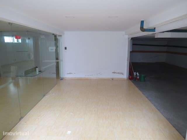 Garagem C/ 234 M2 - Bairro Afonso Costa - Setubal-1