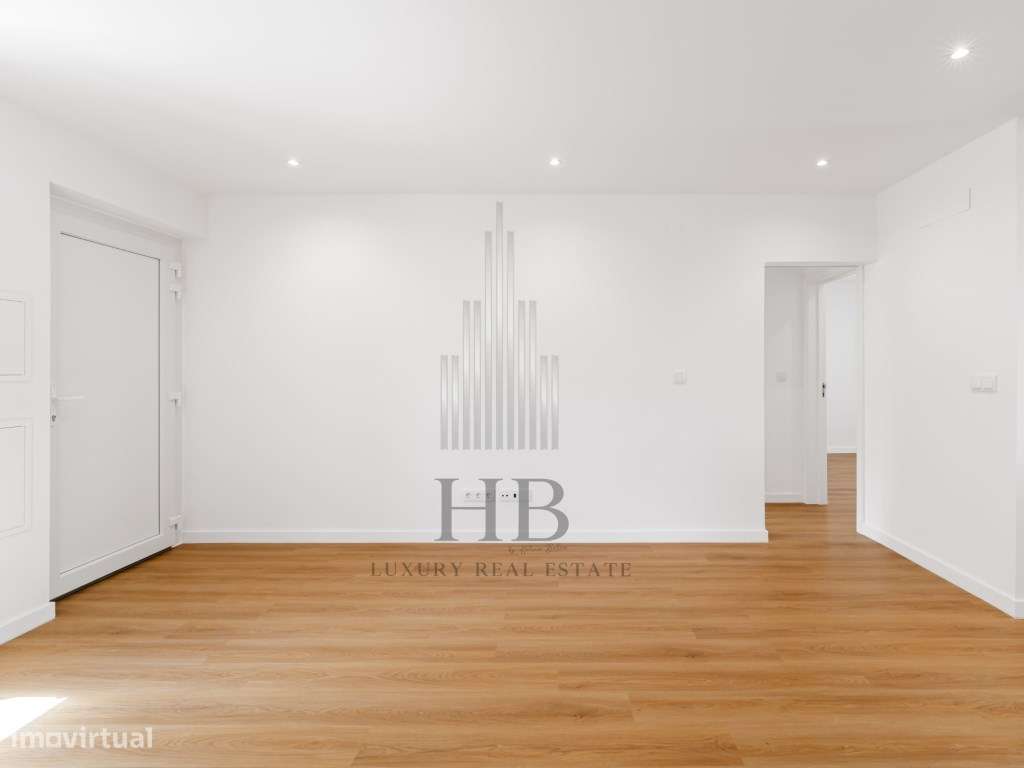 Andar de Moradia T2 + Anexo T1 Independente | Vista Mar e Serra | P...-14