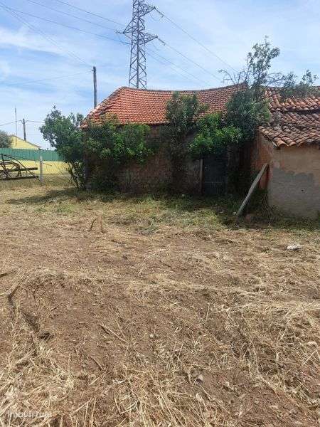 Moradia T4  lote Urbano - Grande imagem: 4/5