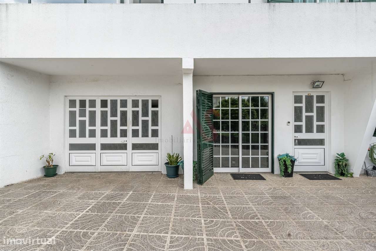 Moradia T3+3 com Duas Habitações Independentes – Excelente Oportunidad-28