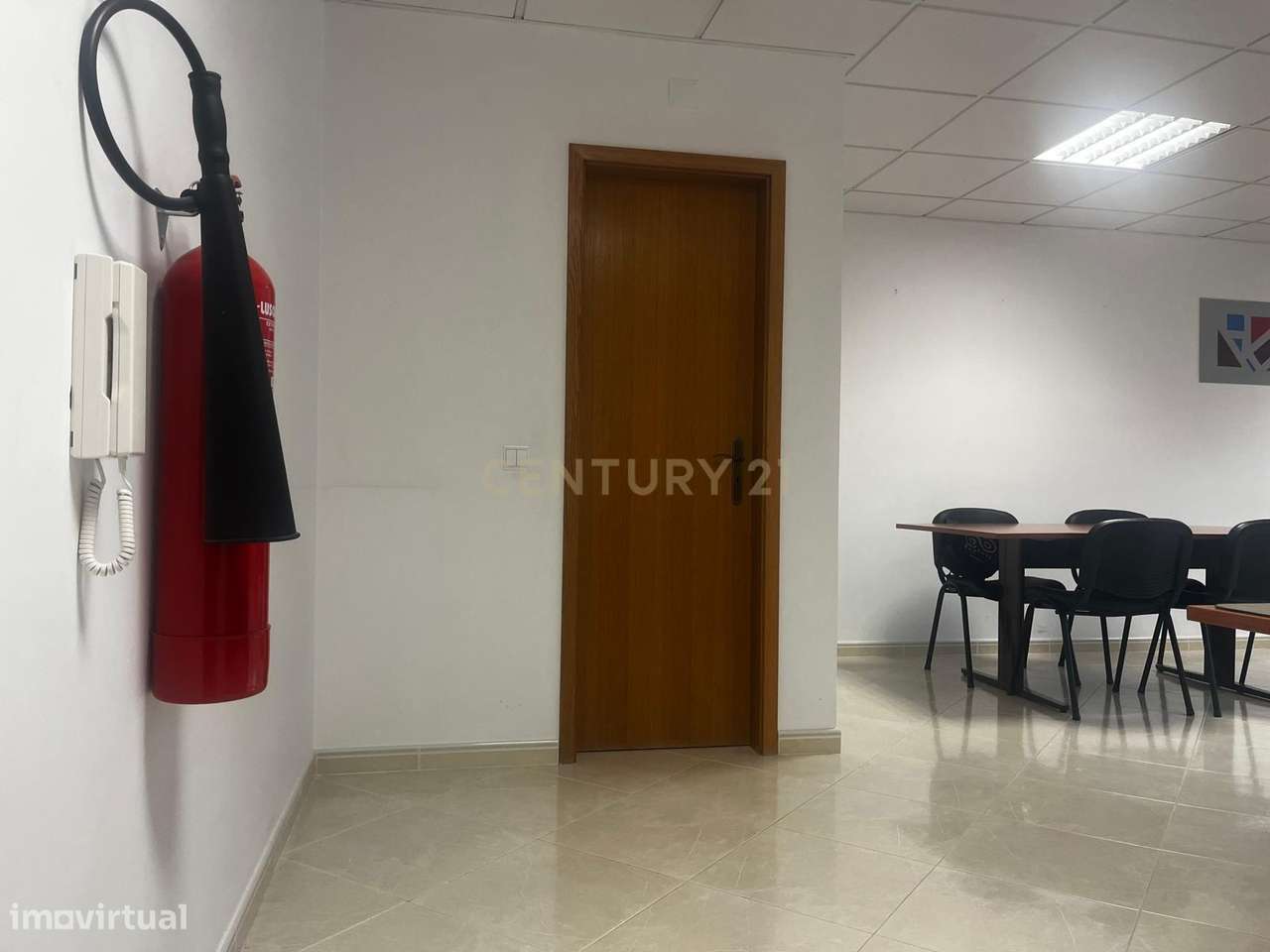 Escritório  na baixa de Albufeira, com lugar de garagem. - Grande imagem: 3/15