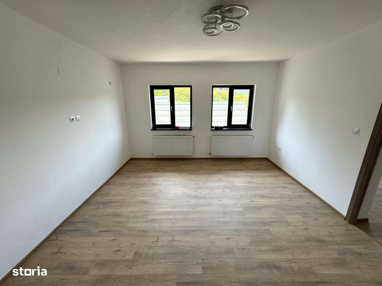 BECI! CANALIZARE! ASFALT! Casa 3 camere Bucium-Visan - Imagine principală: 5/9