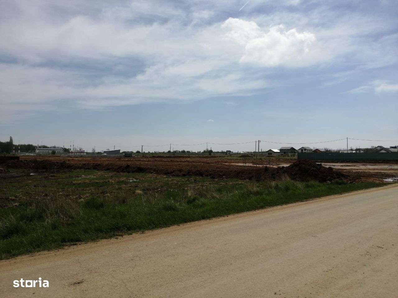 Teren intravilan aeroport str AVIATORILOR 1300 mp asfalt si utilitati-2