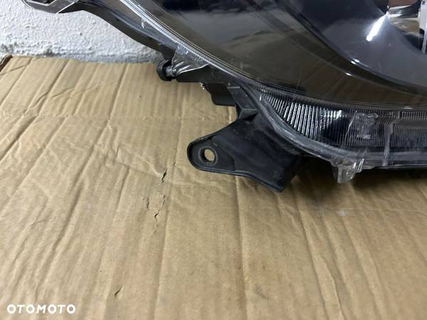 LAMPA PRAWA TOYOTA YARIS 4 IV SOCZEWKA ŁADNA - 5